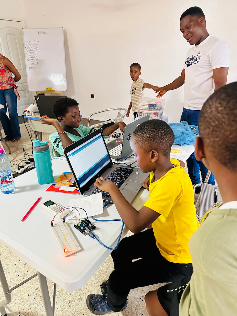 ROBO CLUB session photo 11